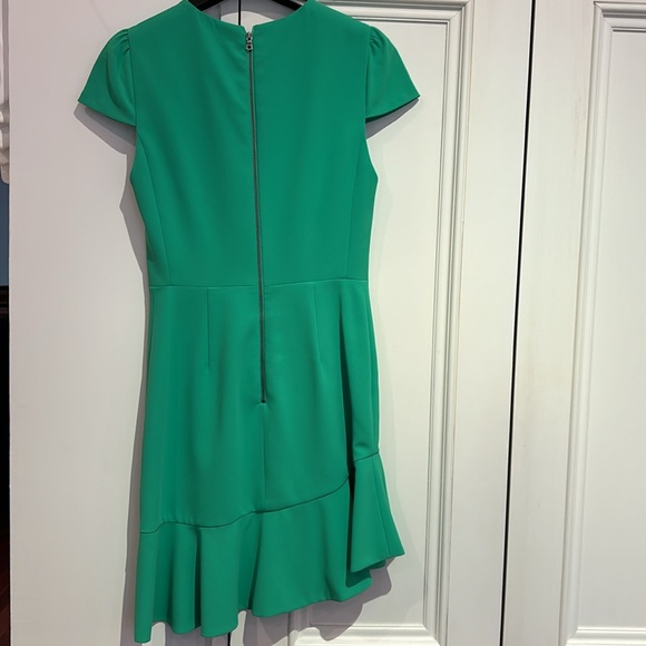 Alice + Olivia fitted cap-sleeve mini dress - Picture 6 of 8